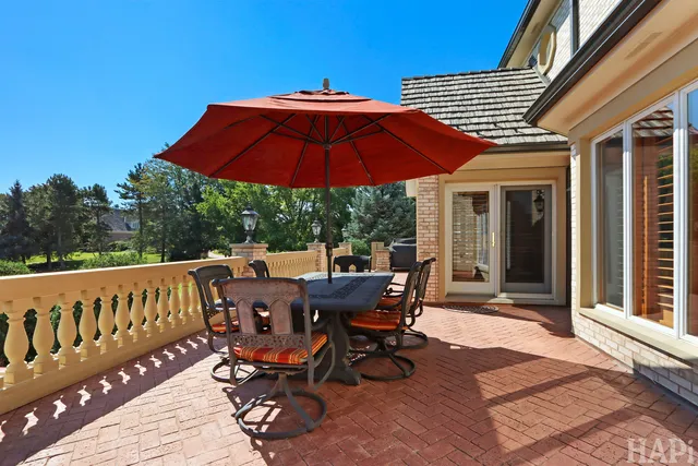 $2,495,000 | 1 Pacer Trail, South Barrington, IL 60010