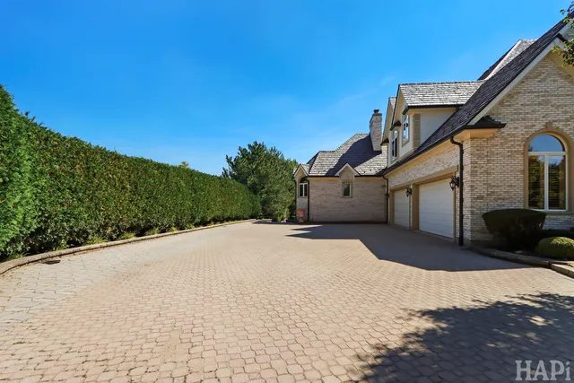 $2,495,000 | 1 Pacer Trail, South Barrington, IL 60010