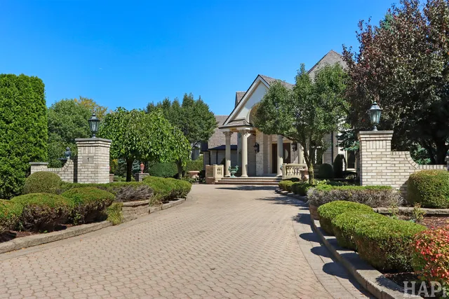$2,495,000 | 1 Pacer Trail, South Barrington, IL 60010