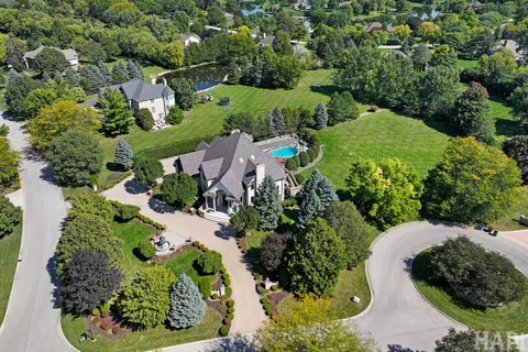 $2,495,000 | 1 Pacer Trail, South Barrington, IL 60010