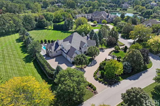 $2,495,000 | 1 Pacer Trail, South Barrington, IL 60010