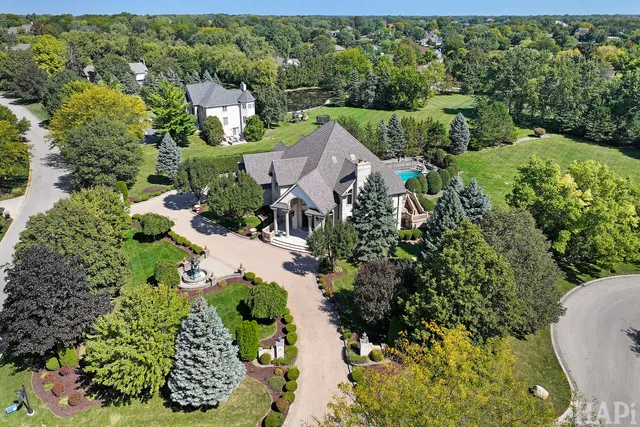 $2,495,000 | 1 Pacer Trail, South Barrington, IL 60010
