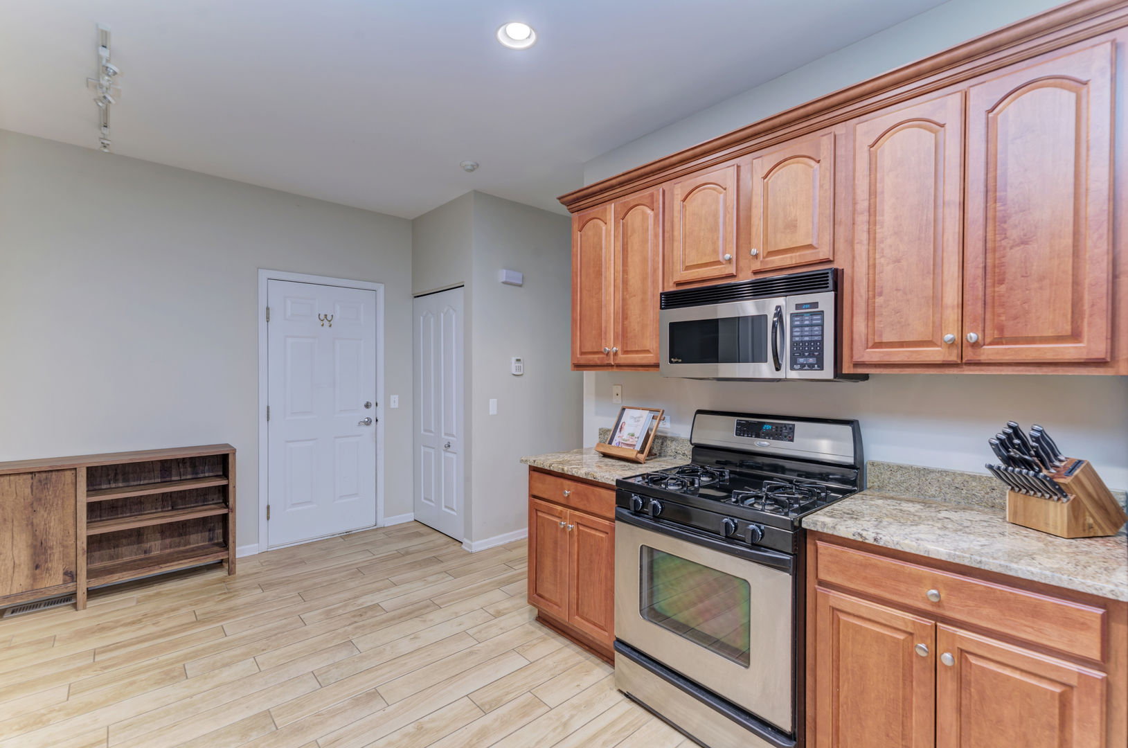 378 Ridge Road North Aurora, IL 60542 - Photo 18 of 38 Gallery Image 18