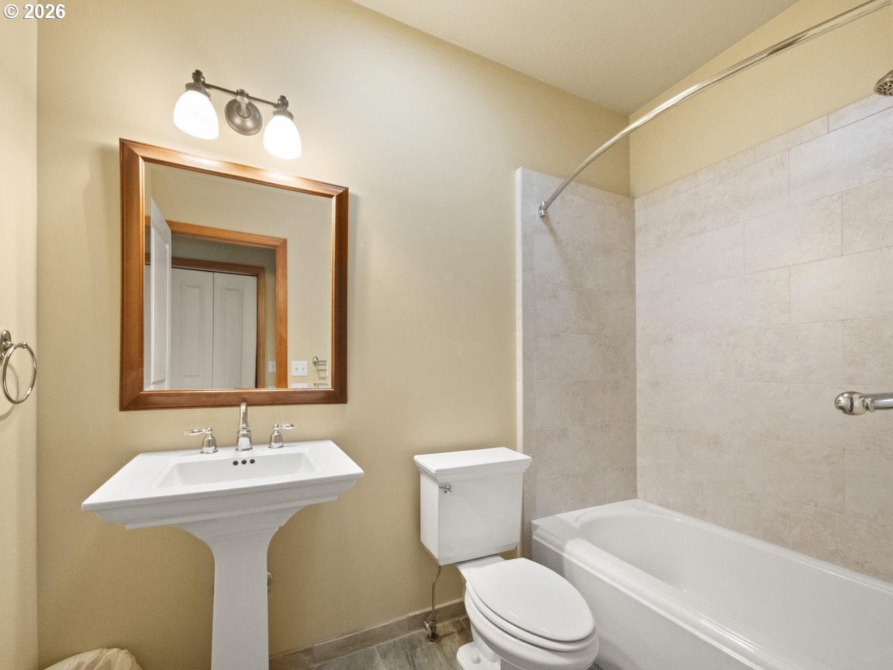 1101 B Avenue La Grande, OR 97850 - Photo 13 of 35 a bathroom with a sink toilet and shower