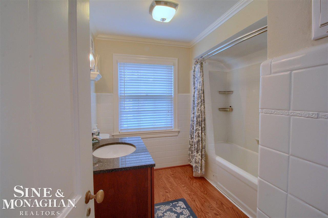 283 Merriweather Road Grosse Pointe Farms, MI 48236 - Photo 16 of 32