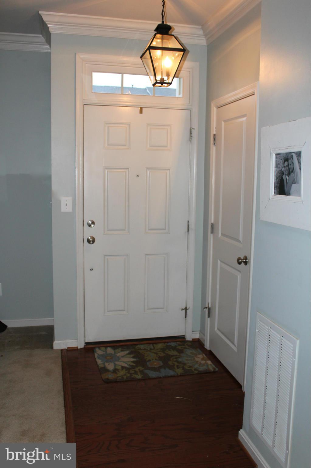 9088 Ribbon Falls Loop Bristow, VA 20136 - Photo 2 of 15 Foyer
