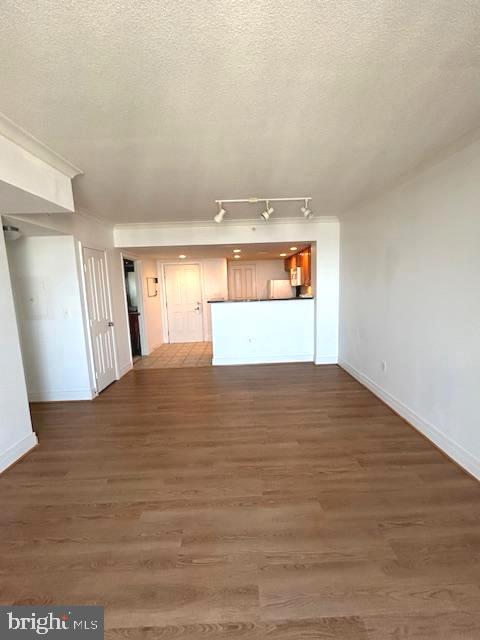 414 Water Street, Unit 2011 Baltimore, MD 21202 - Photo 7 of 25 Living/Dining