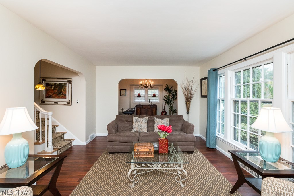 6426 Olde York Road Cleveland, OH 44130 - Photo 12 of 35