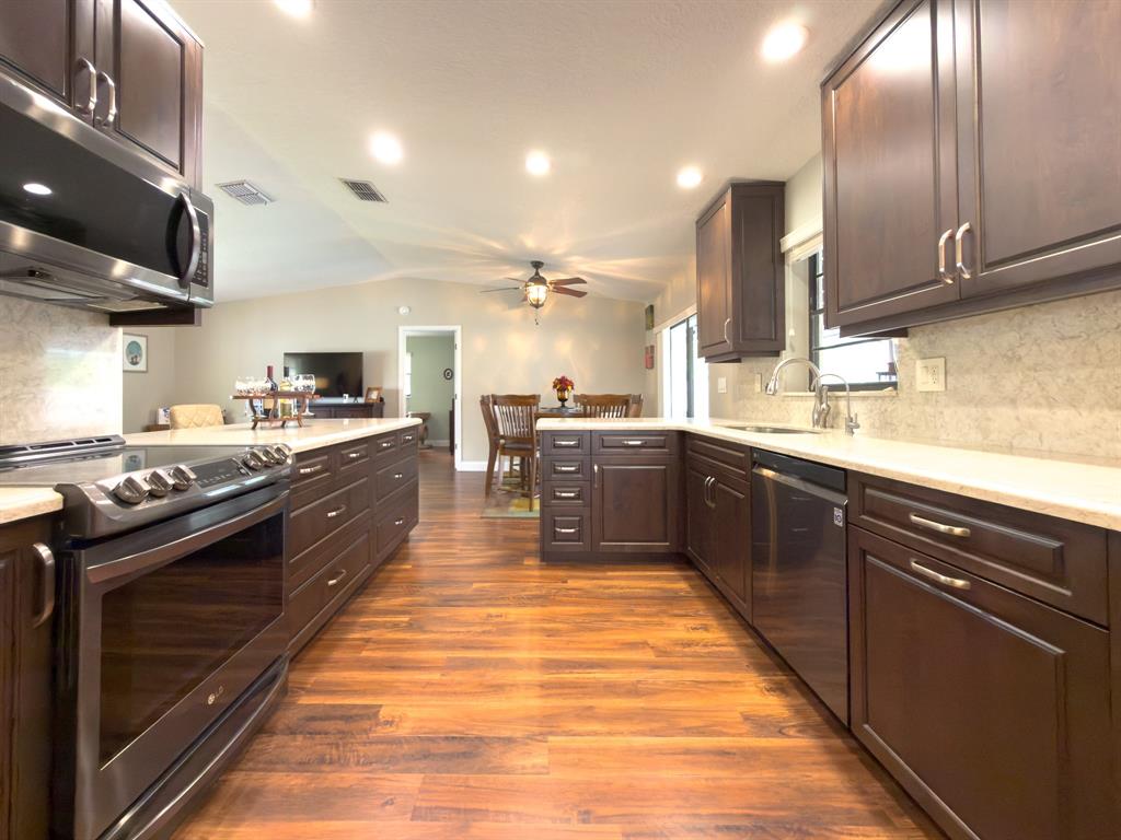 4941 Southwest 10th Street Margate, FL 33068 - Photo 11 of 56 Kitchen