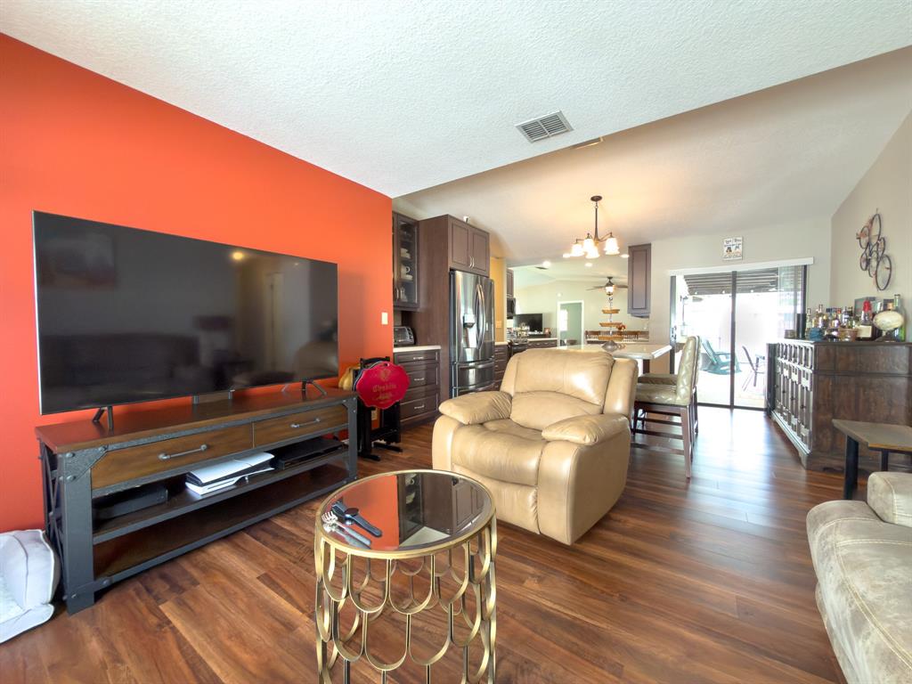 4941 Southwest 10th Street Margate, FL 33068 - Photo 17 of 56 Family room