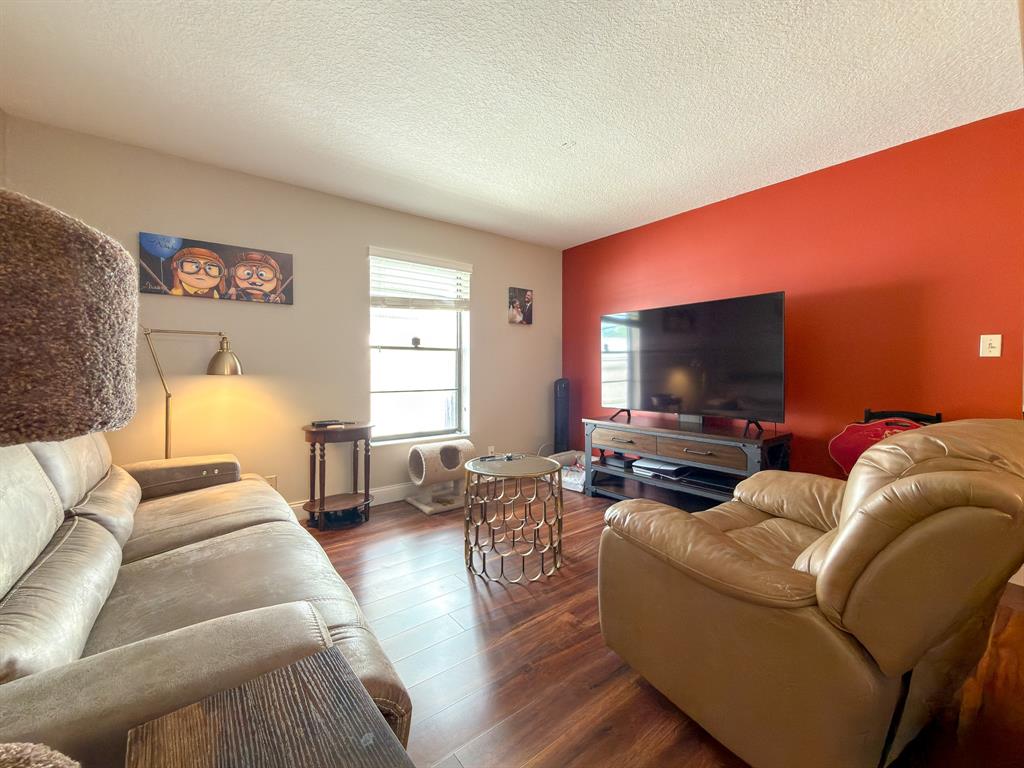 4941 Southwest 10th Street Margate, FL 33068 - Photo 19 of 56 Family room