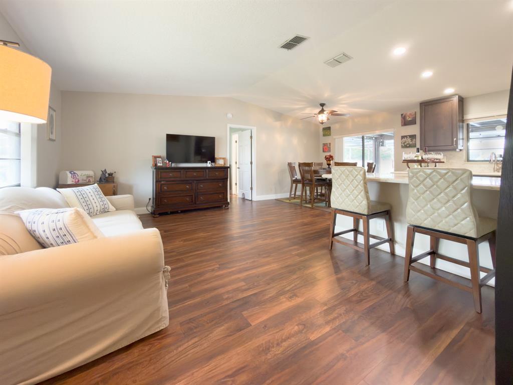 4941 Southwest 10th Street Margate, FL 33068 - Photo 3 of 56 Living room