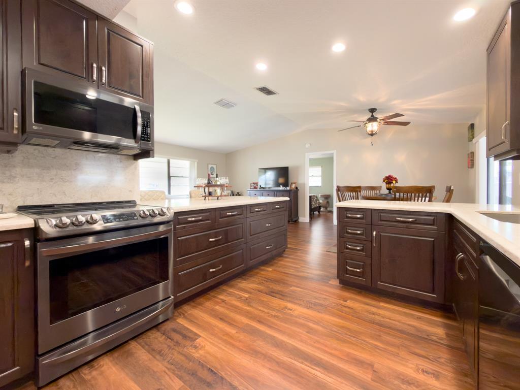4941 Southwest 10th Street Margate, FL 33068 - Photo 9 of 56 Kitchen