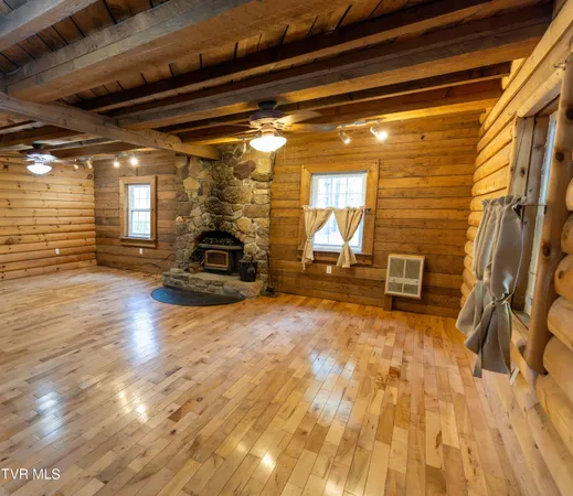 $179,000 | 1128 Deer Meadow Road, Raven, VA 24639