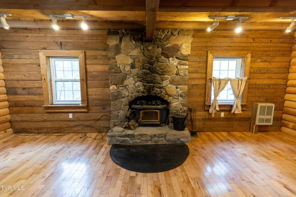 $179,000 | 1128 Deer Meadow Road, Raven, VA 24639