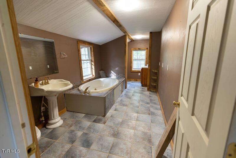 1128 Deer Meadow Road Raven, VA 24639 - Photo 22 of 45 osq8us7b