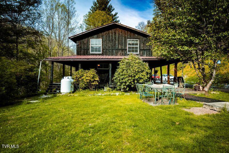 1128 Deer Meadow Road Raven, VA 24639 - Photo 41 of 45 8khlPVZY