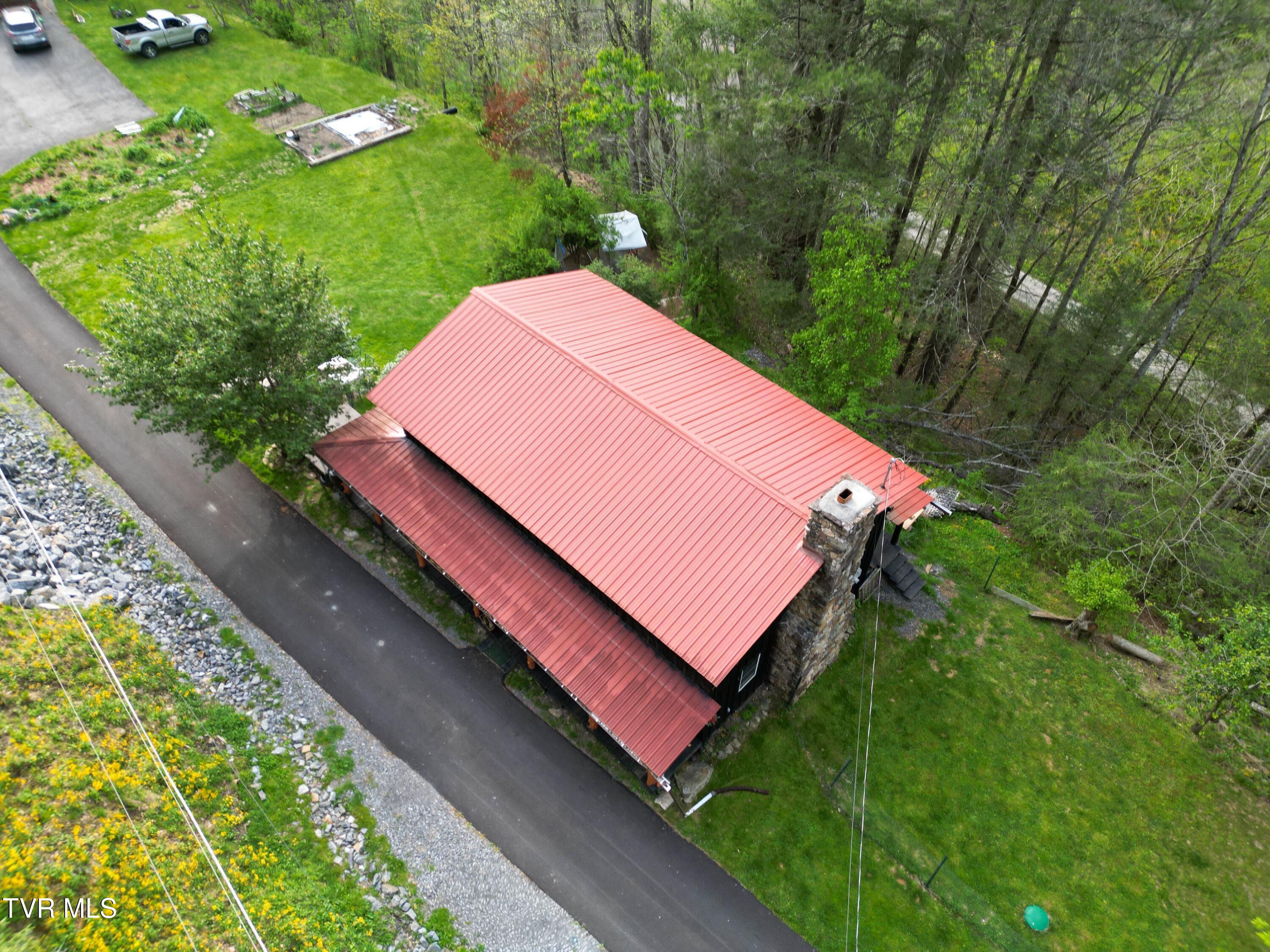 1128 Deer Meadow Road Raven, VA 24639 - Photo 5 of 45 X_xgNn8w