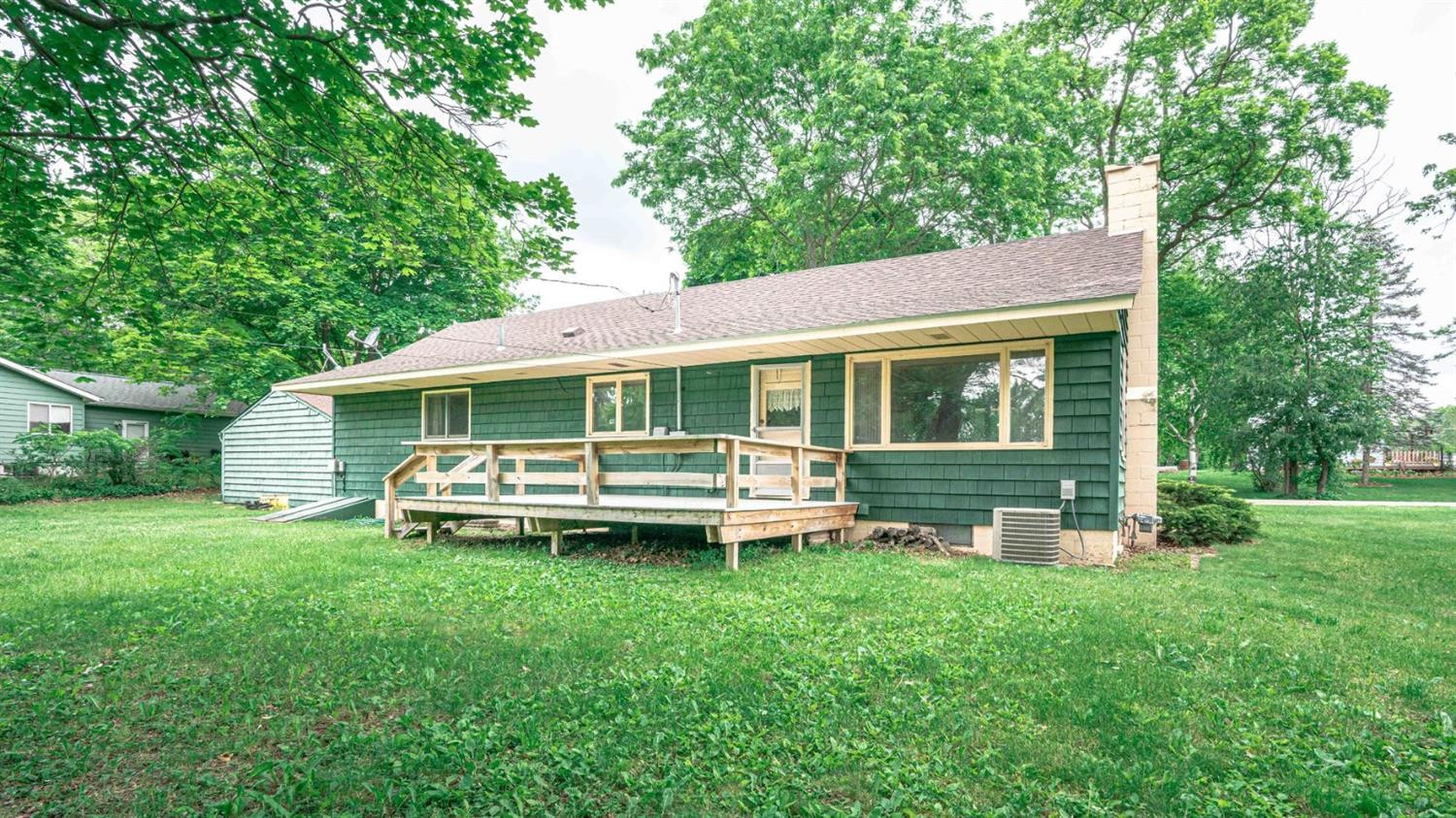 8580 Rushview Drive Pinckney, MI 48169 - Photo 3 of 40 Photo 3