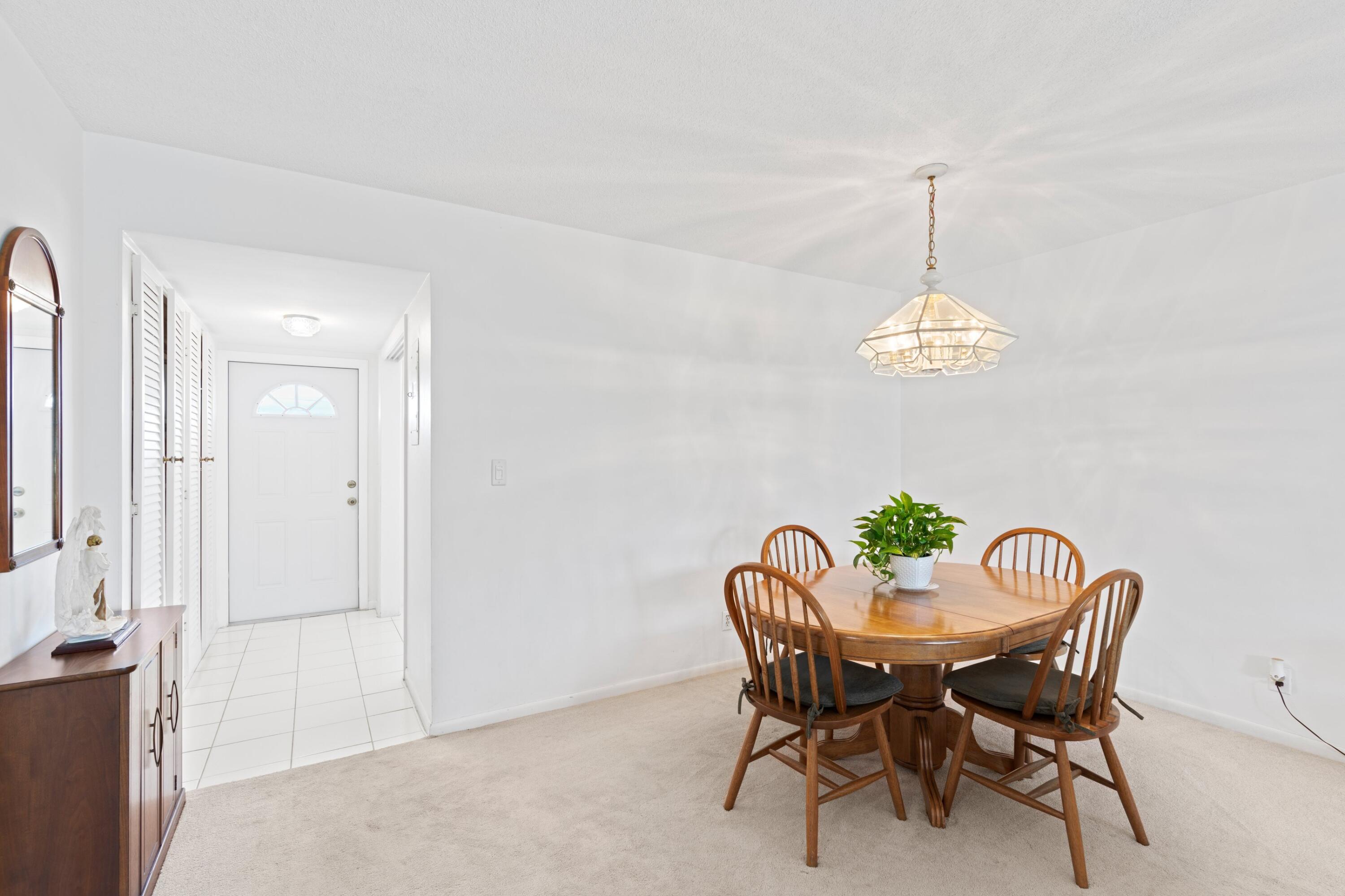 10 Southeast 13th Street, Unit C3 Boca Raton, FL 33432 - Photo 8 of 26 Dining Room