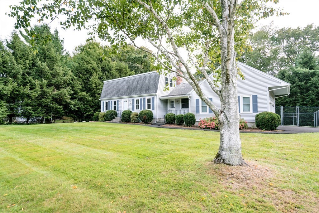 28 Robbin Road Canton, MA 02021 - Photo 3 of 34 Gallery Image 3