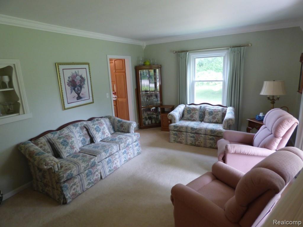5864 Dellor Road Belleville, MI 48111 - Photo 4 of 32 P1140170.jpg
