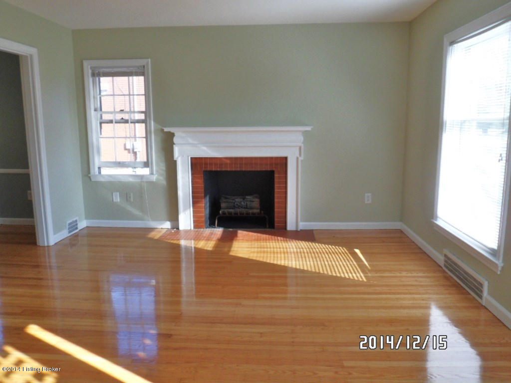 4535 Fox Run Road Louisville, KY 40207 - Photo 3 of 15 SAM_8098