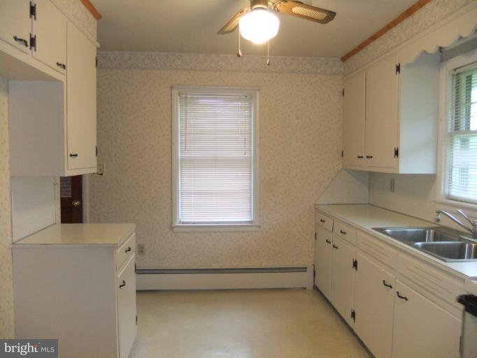 1942 Day Road Hagerstown, MD 21740 - Photo 11 of 29 Kitchen