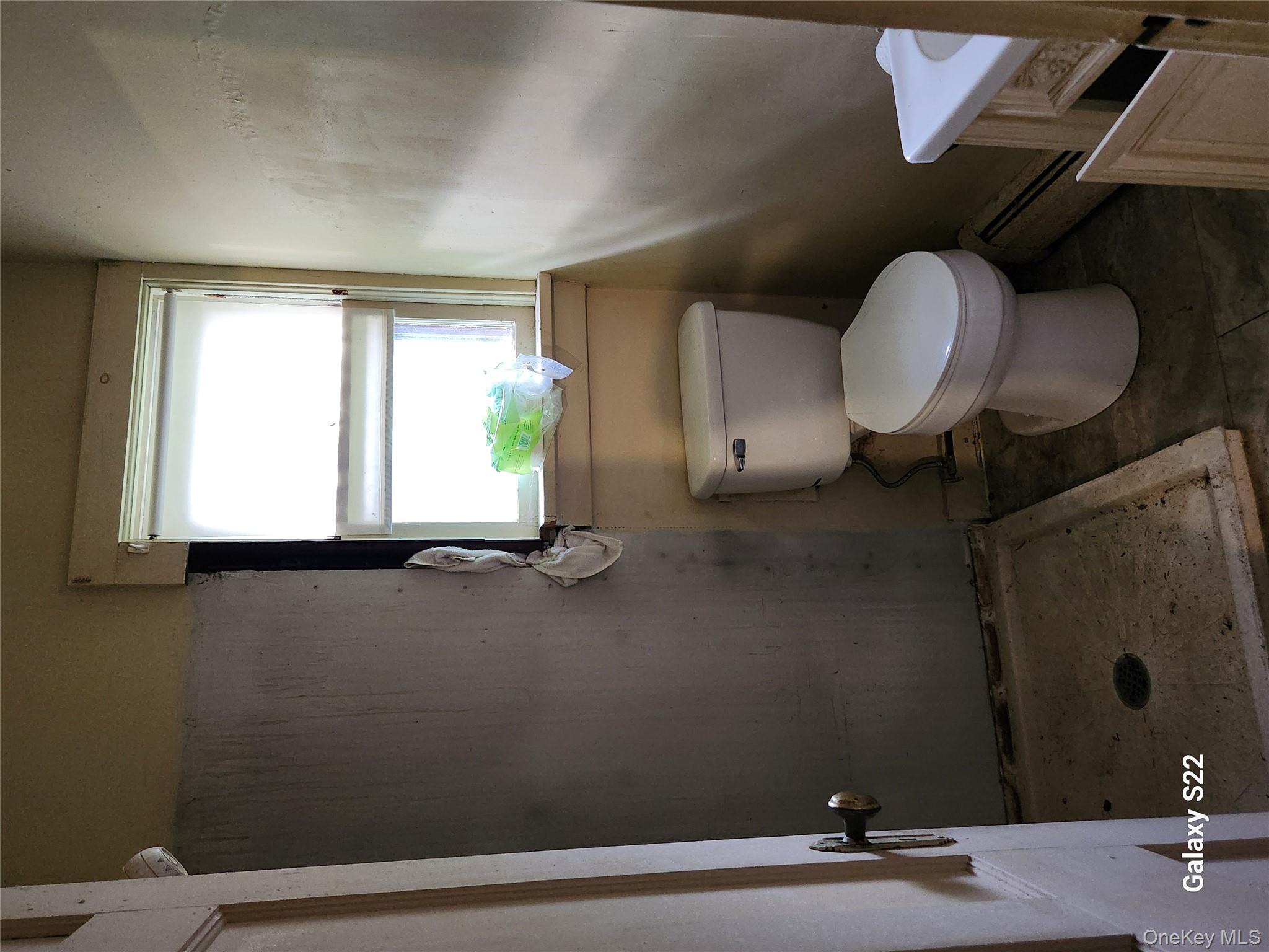 116 Croton Park Road Cortlandt Manor, NY 10567 - Photo 10 of 16 a bathroom with a toilet and a shower