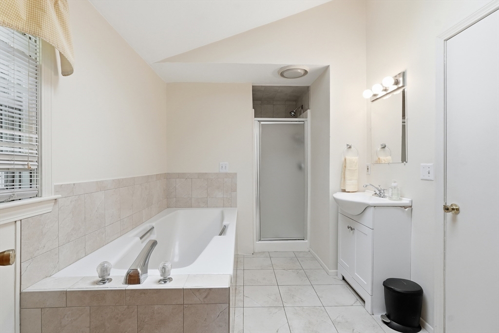 3 Barrows Road Worcester, MA 01609 - Photo 25 of 40