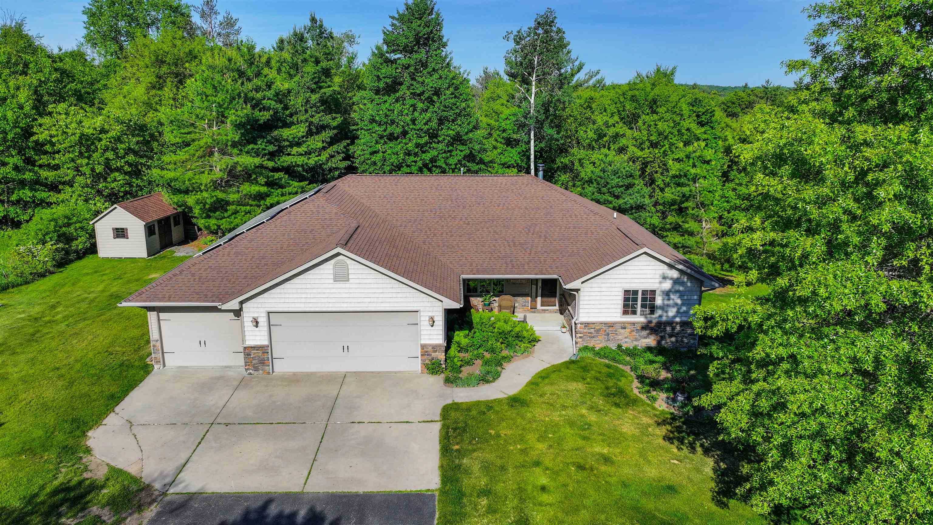 E3093 High Point Ridge Waupaca, WI 54981 - Photo 1 of 43
