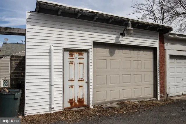 $1,400 | 321 North 3rd Street, Pottsville, PA 17901