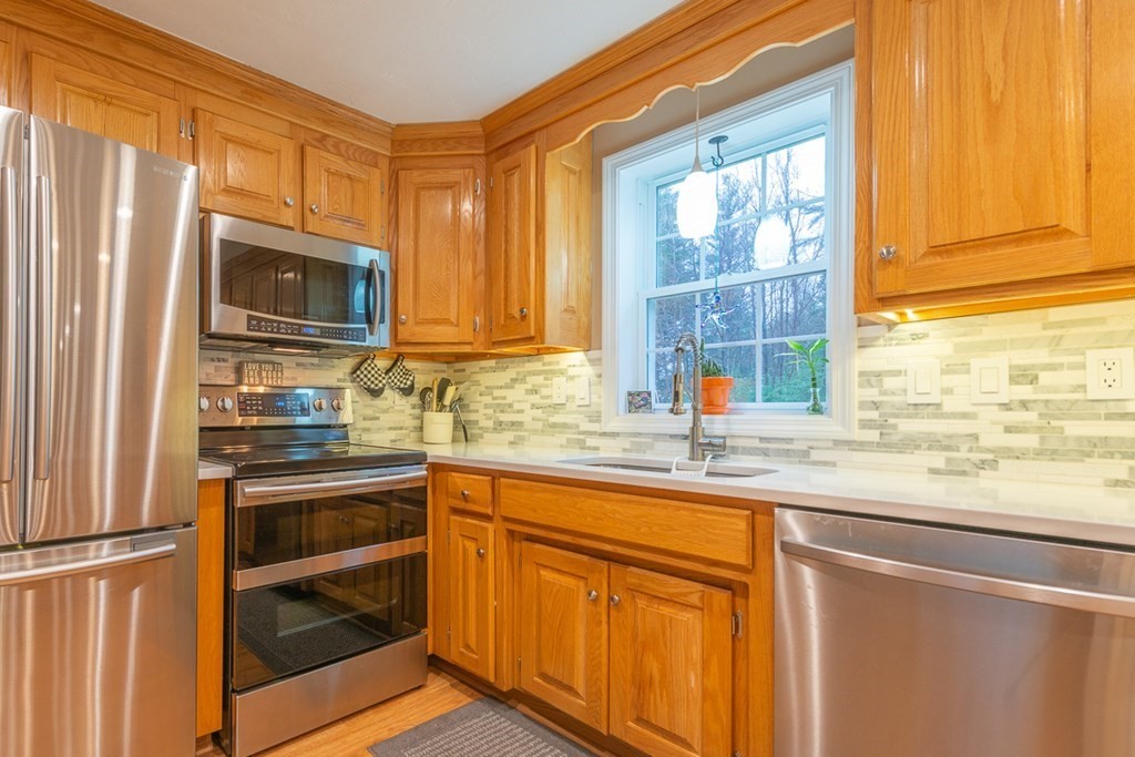 26 Nash Road Ashby, MA 01431 - Photo 4 of 32
