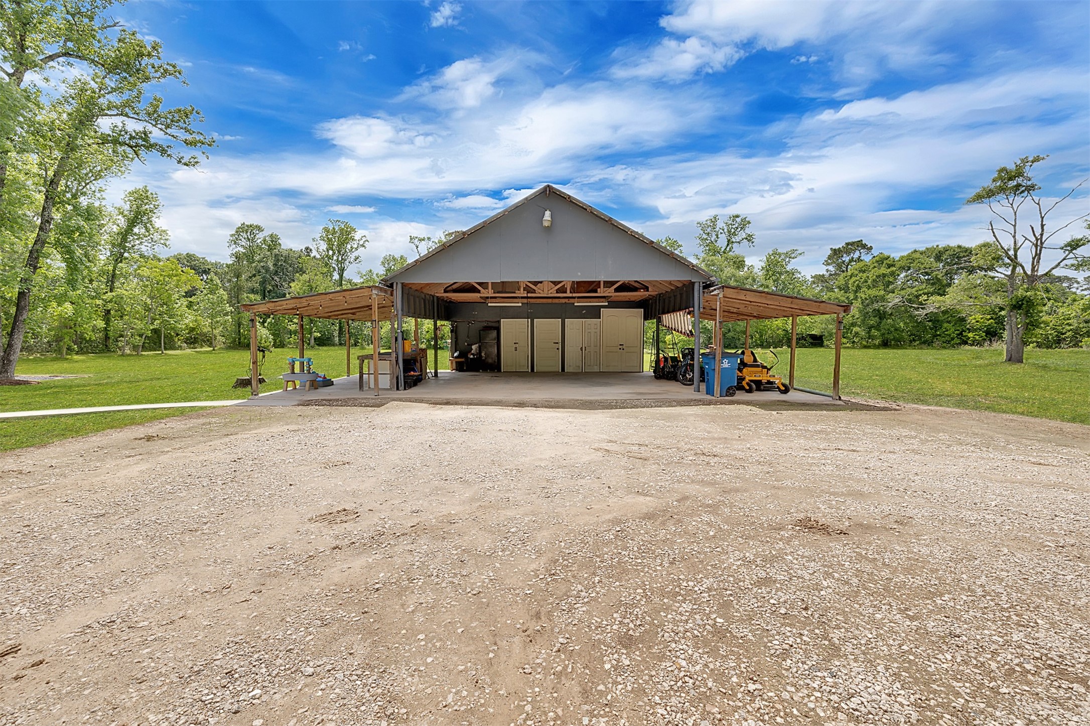 10792 Stidham Road Conroe, TX 77302 - Photo 31 of 48 Large carport....