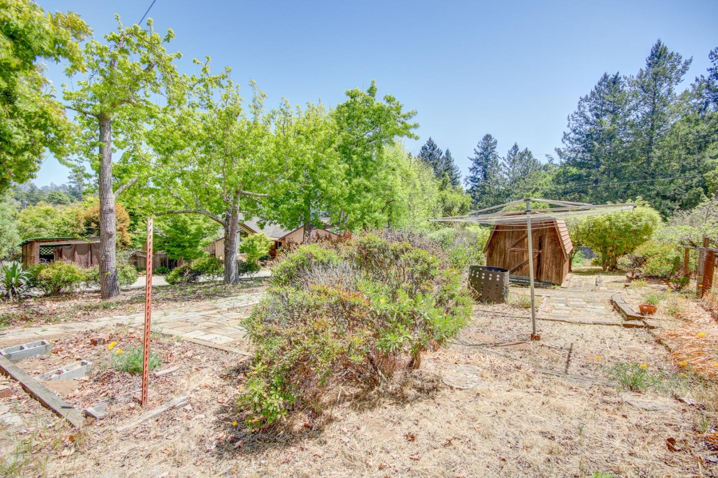 1972 Cox Road Aptos, CA 95003 - Photo 17 of 52 Gallery Image 17