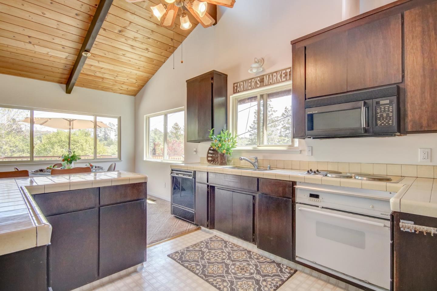 1972 Cox Road Aptos, CA 95003 - Photo 6 of 52 Gallery Image 6