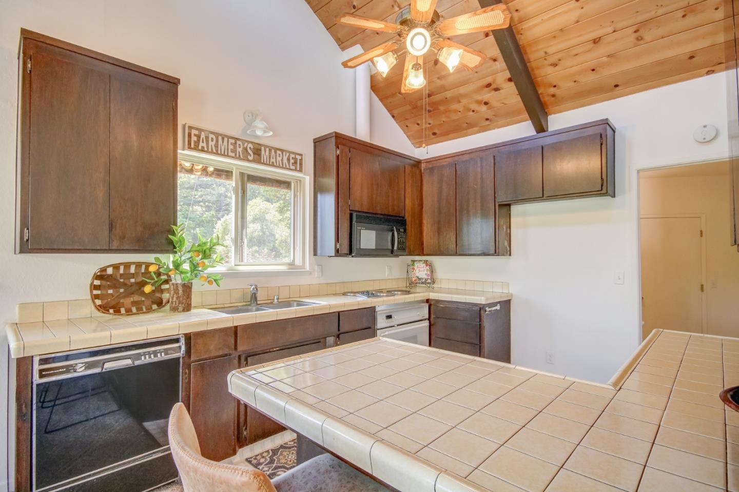 1972 Cox Road Aptos, CA 95003 - Photo 7 of 52 Gallery Image 7