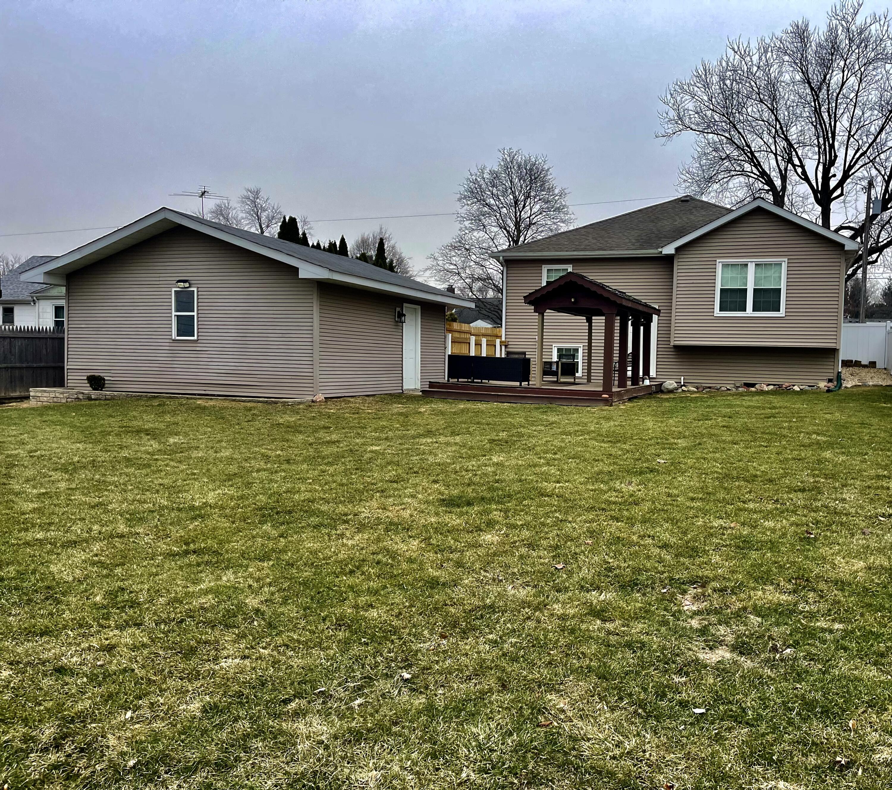 1001 Institute Street Valparaiso, IN 46383 - Photo 19 of 20 a house with a yard