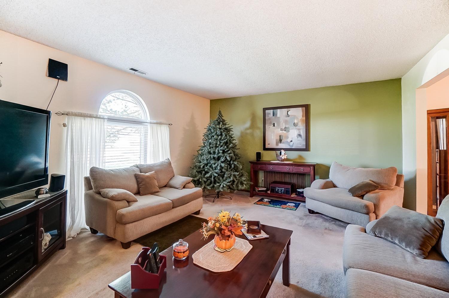 11584 Mill Road Forest Park, OH 45240 - Photo 2 of 31