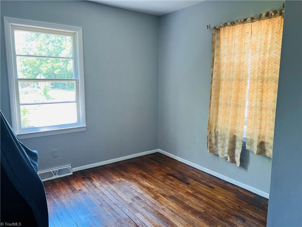 1064 Grassy Knob Road Pinnacle, NC 27043 - Photo 5 of 8 Gallery Image 5