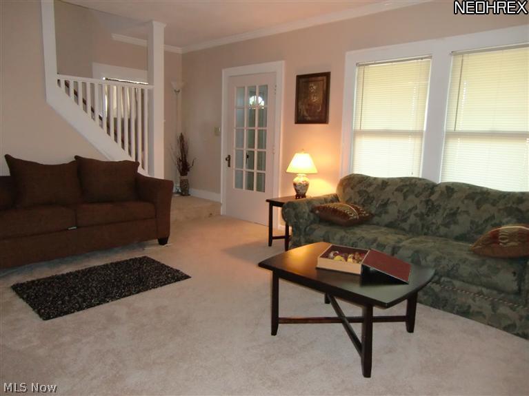 1054 Yellowstone Road Cleveland, OH 44121 - Photo 3 of 19