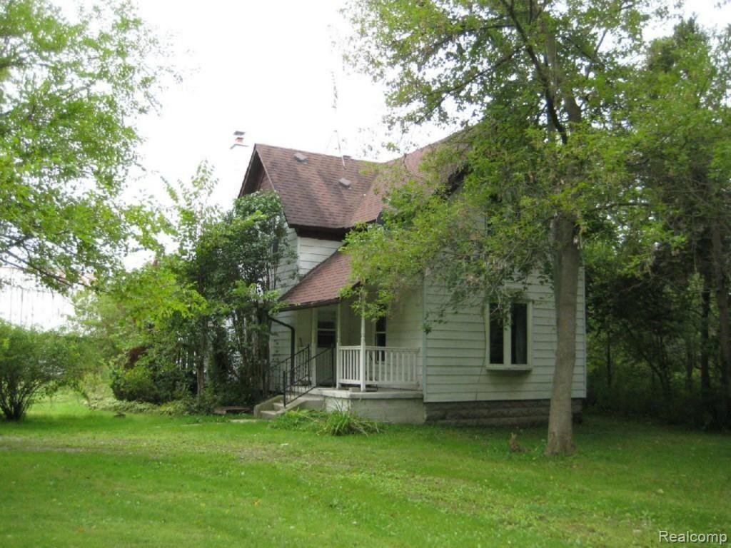 9185 Crawford Road Columbus, MI 48063 - Photo 2 of 15 #2 Front of Home.jpg