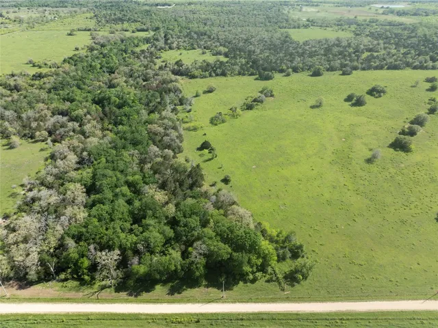 $249,500 | 6 Hunt Lane, Waelder, TX 78959