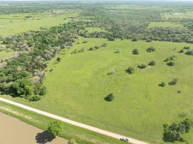 $249,500 | 6 Hunt Lane, Waelder, TX 78959