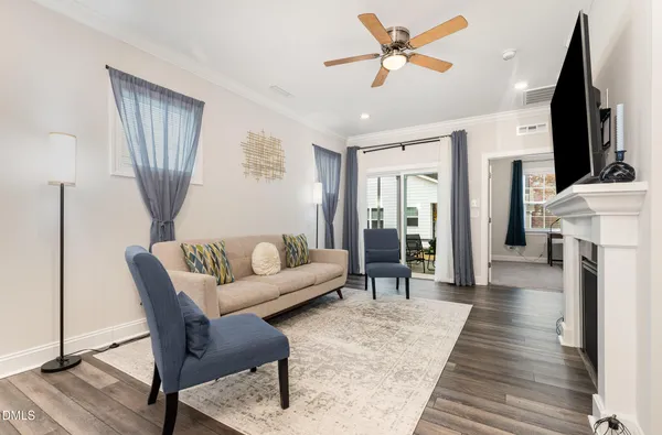 a view of a pathway with a house