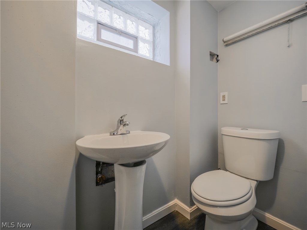 18312 Rosecliff Road Cleveland, OH 44119 - Photo 31 of 34 Basement bathroom
