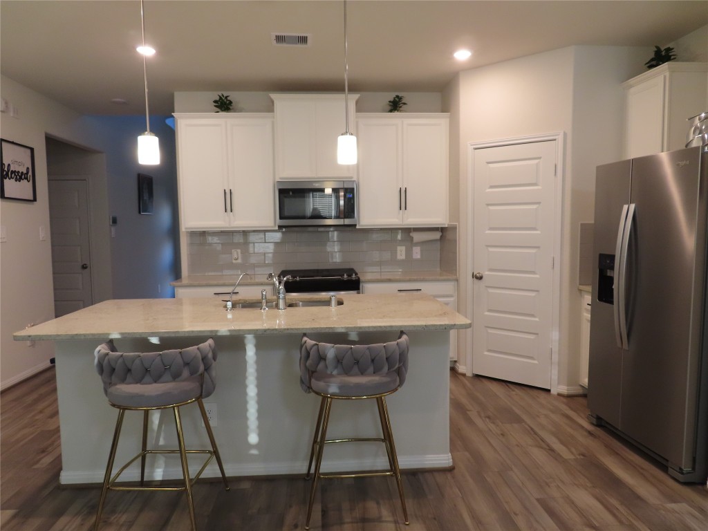 10818 Sugar Pne Lane Rosharon, TX 77583 - Photo 5 of 13