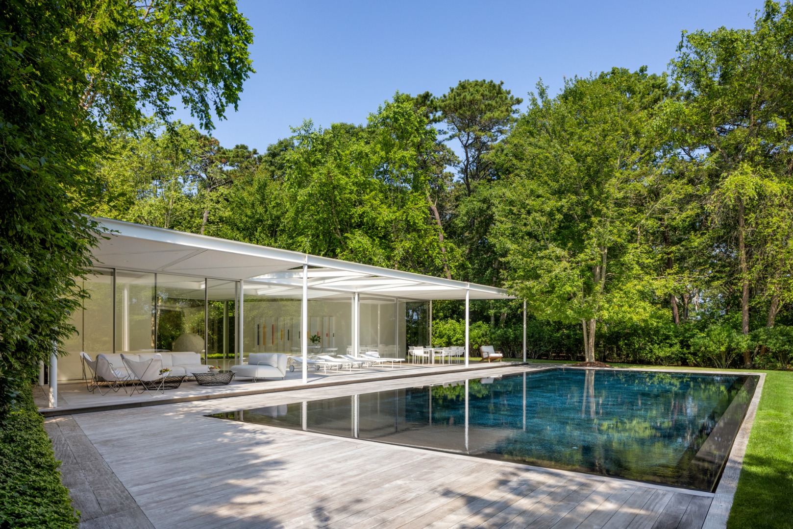 41 Cobbs Hill Road Chilmark, MA 02535 - Photo 25 of 46 a view of a house with a backyard