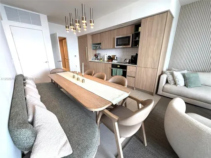 $1,700,000 | 159 Northeast 6th Street, Unit 4016, Miami, FL 33132