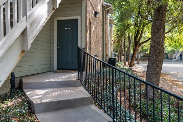 $1,225 | 2450 Wickersham Lane, Unit 109, Austin, TX 78741